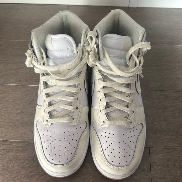 Nike High top dunks gum bottom - Picture 8 of 9
